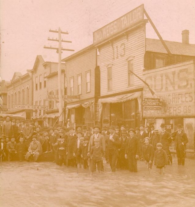 Main St Bradford - a few doors above The Riddell House -1894?