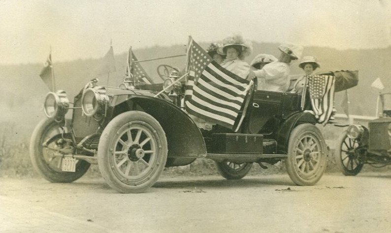 flags & white bonnets