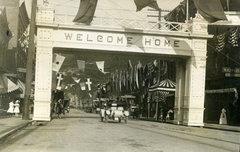 welcome home arch