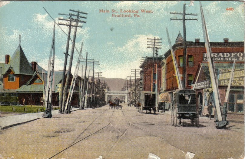 Main St w/ Welcome Home Arch -don./D. Rathfon